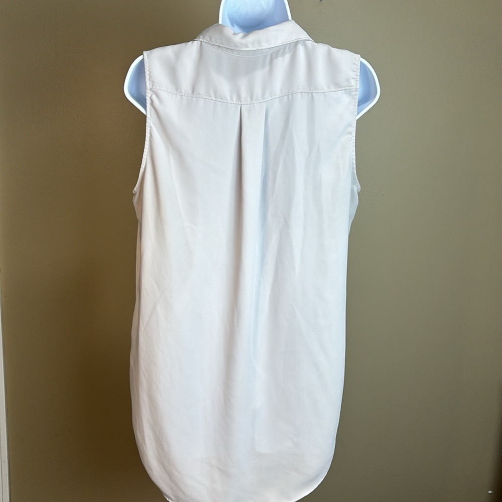 Sleeveless blouse - Picture 4 of 8